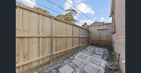 Private 3 Bedroom Semi - Photo 5