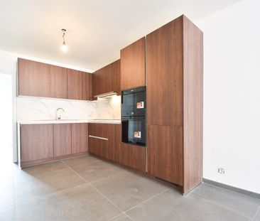 Lichtrijk, gerenoveerd 2 slaapkamer appartement in Hamme - Photo 2