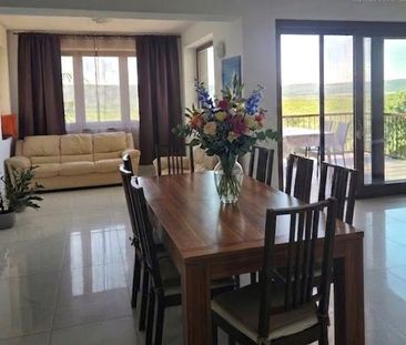 PRENÁJOM – 7 izbový rodinný dom v tichom prostredí s výhľadom na Ra... - Photo 3