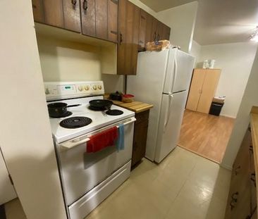 17 Eldon Hall Place Unit 612 - 2 bed, 1 bath - $200 GIFT CARD WITH ... - Photo 5