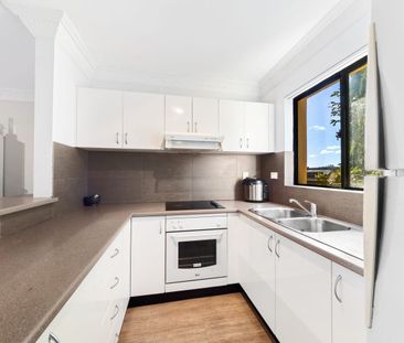 Location! Location! - Photo 2