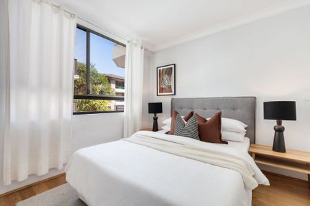 Renovated Apartment With Balcony and Parking - Photo 4