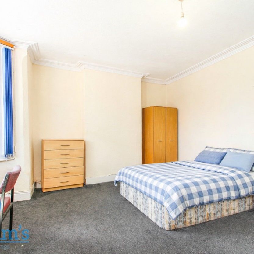 5 bed Semi-Detached House for Rent - Photo 1