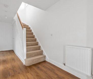 4 bedroom detached house to rent - Photo 3