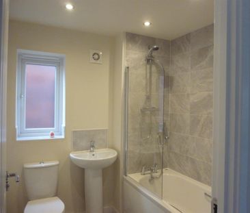 2 bedroom semi-detached house to rent - Photo 6