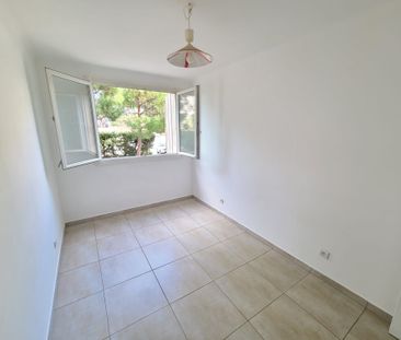 Location Appartement 3 pièces 70m² MARSEILLE 9ème - Photo 3