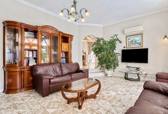 Villa for rent in Cumbre del Sol with 5 bedrooms