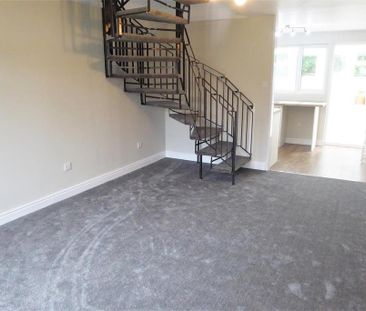2 bedroom end of terrace house to rent - Photo 2