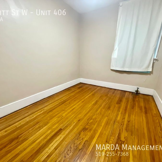 BEAUTIFULLY RENOVATED 1 BEDROOM/1 BATH UNIT + HYDRO - Photo 1