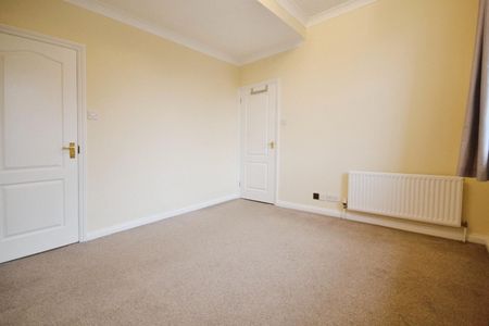 2 bedroom Flat To Let - Photo 5
