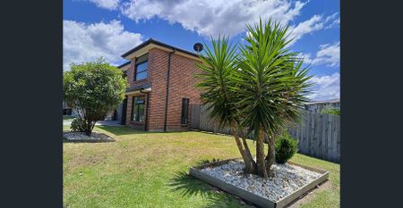 Morden family house in a dream location - Photo 3