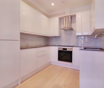 Flat 4, High Road , Harrow Weald, HA3 - Photo 5