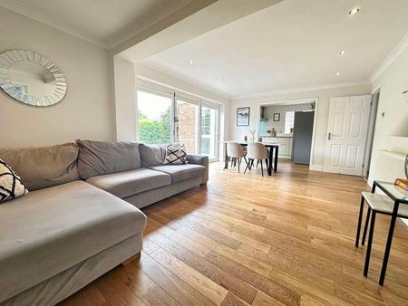 Mons Avenue, Billericay, CM11 - Photo 2