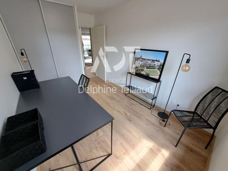 Location Appartement 4 pièces 88m² VOIRON 38500 - Photo 3