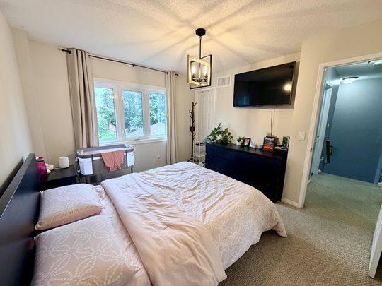 Southwest Barrie: 3 Bed, 2.5 Bath Detached Home, Churchland Dr. - Photo 1