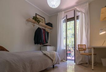 Carrer de la Indústria, Barcelona, Catalonia 08025