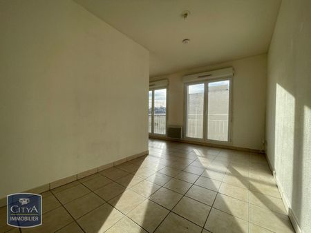Location Appartement 1 pièce 38m² BEZIERS 34500 - Photo 2