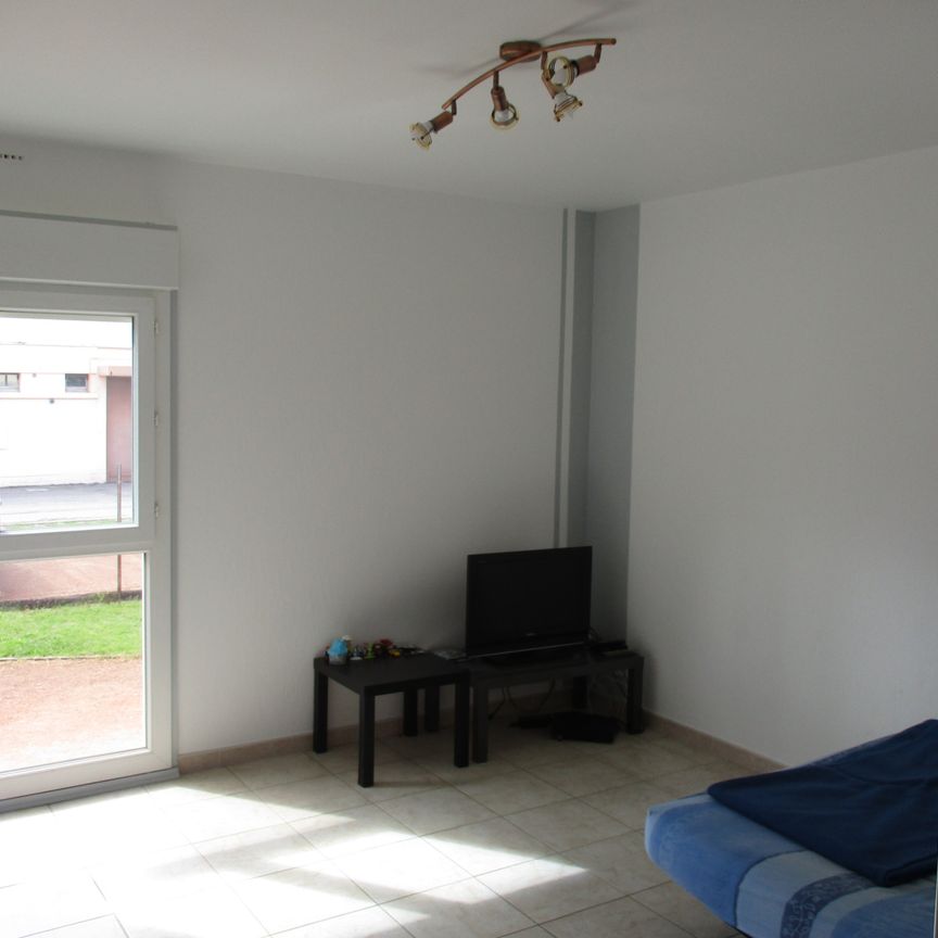 Location Appartement 1 pièce 31m² ROANNE 42300 - Photo 1