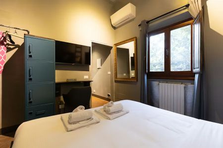 Via dell'Albero, Florence, Tuscany 50123 - Foto 4