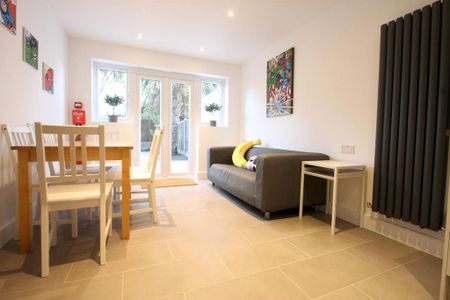 1 bedroom in a house share to rent - Photo 5