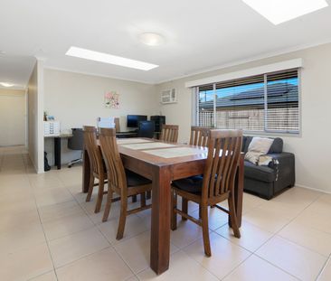 3 Bedroom House in Benowa - Photo 3