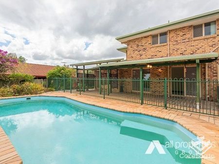 5beds 3baths with swimming pool - Photo 5