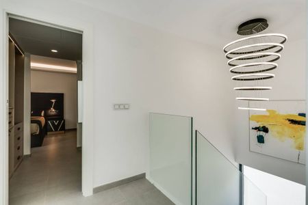 4 bedroom luxury Villa for rent in Estepona, Spain - Photo 4