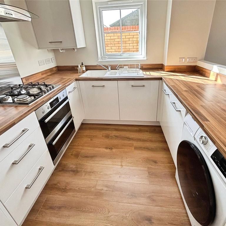 2 bedroom house to rent - Photo 1