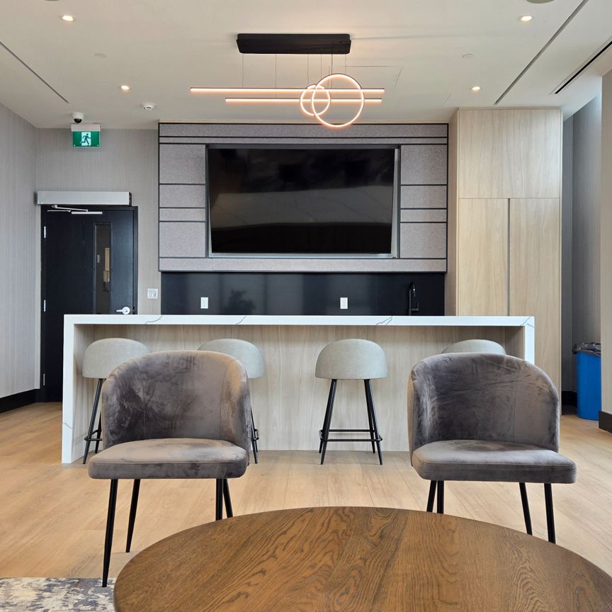 For Lease - 260 Malta Avenue Unit# 520, Brampton, Ontario - Photo 1