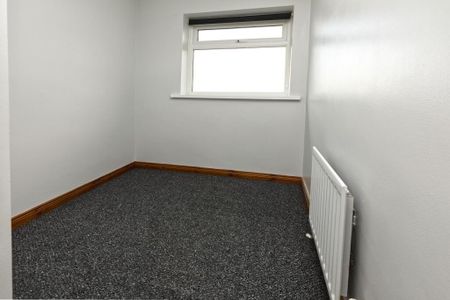 43 Chesterbrook Crescent, Newtownards, BT23 8QZ - Photo 2