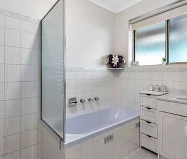 Well-Maintained Two Bedroom Homette in a Private Cul-de-Sac Setting - Photo 2