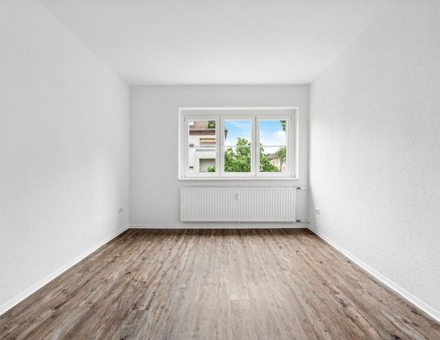 Frisch sanierte 2-Zimmer-Wohnung mit Wintergarten, Tiefgarage und Aufzug - Foto 1