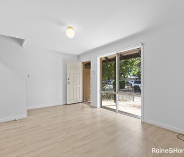 Stylish Townhouse In This Sought After Location!! - Photo 5