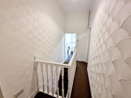 2 bedroom terraced house to rent - Photo 2