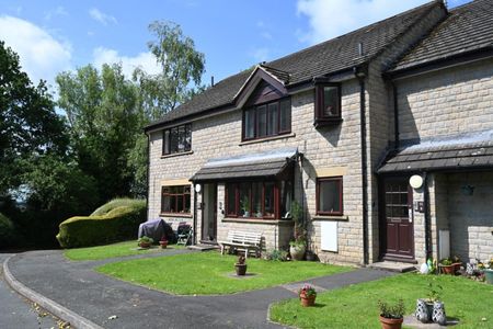 2 bedroom Flat To Let - Photo 4