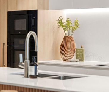 LUXURY WATERFRONT LIVING AT WATERLINE – SPACIOUS 3 BEDROOM APARTMENT WITH MULTI-PURPOSE ROOM & STUDY - Photo 4