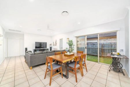 “Charming 4-Bedroom Home with Spacious Living and Outdoor Entertaining” - Photo 5
