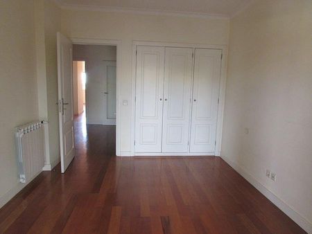 3 Bedroom Apartment with garden, São João do Estoril, Cascais - Photo 3