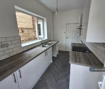 2 bedroom terraced house to rent - Photo 5