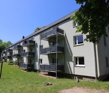 3-Zimmer-Wohnung in der 1. Etage mit Balkon wartet auf neue Mieter - Foto 1