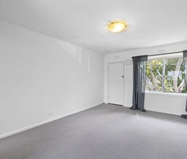 18/79 Ormond Road, Elwood. - Photo 2