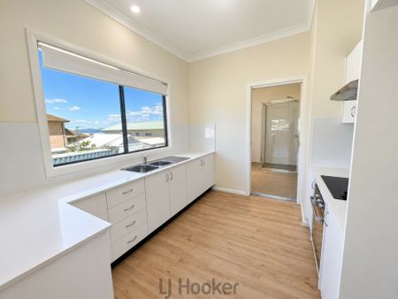 2 Bedroom unit with water usage included in the weekly rent! - Photo 5