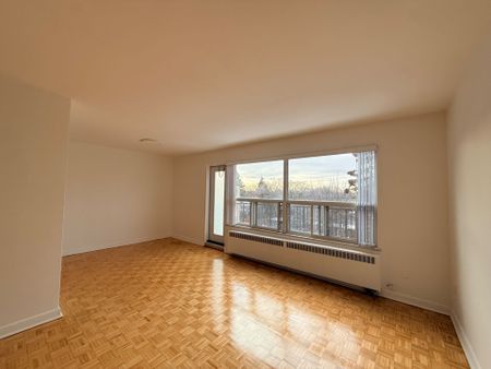 For Lease - 28 Upper Canada Drive Unit# 405, Toronto, Ontario - Photo 2