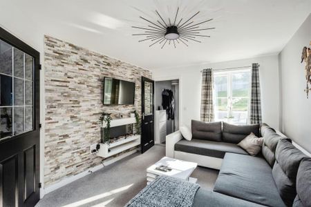 3 bedroom detached house to rent - Photo 2