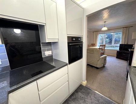 1 Bedroom Apartment To Let - Photo 3