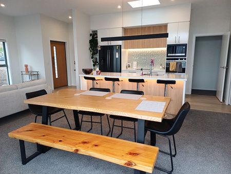 Modern 3BR Home in Abbotsford - Photo 4