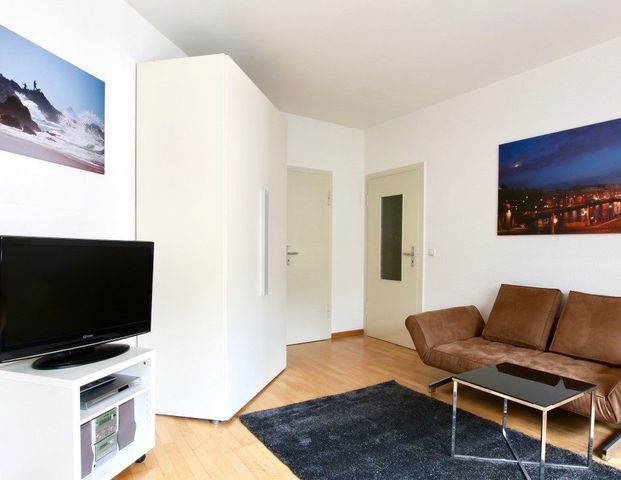 Chic möbliertes Apartment mit Aufzug im Herzen von Köln - Photo 1