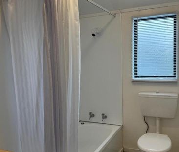 Tidy 2-Bedroom Unit - Great Location in Raureka - Photo 6