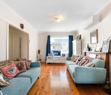 Cute and Cosy 3 Bedroom Home - Photo 2