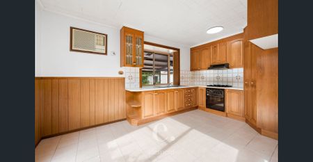 Central Living - Photo 4